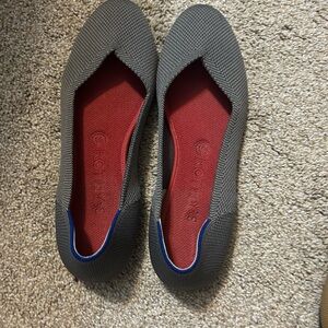 Gray size 9.5 round toe